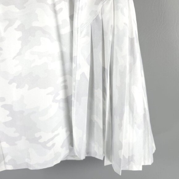 NWT Spanx Women’s Get Moving Pleated Skort Skirt Shorts White Camo 50273R SMALL - Picture 11 of 14